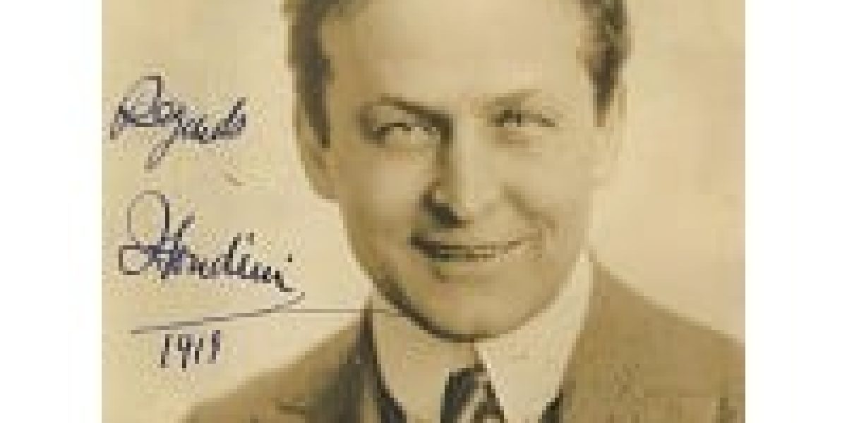 One of the many photographs signed by Harry houdini